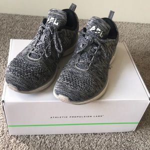 APL tech loom pro-w heather grey women’s size 9